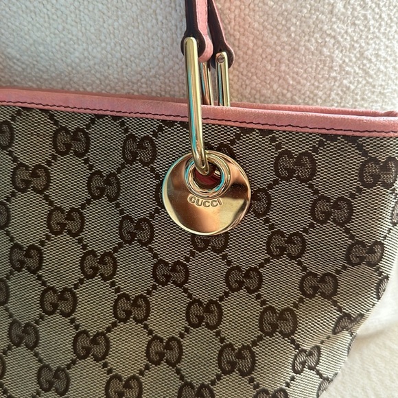 Gucci - Picture 2 of 7